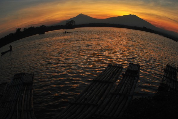 Sunset di Kuta Lewat! Waduk Cengklik di Boyolali Lebih Keren