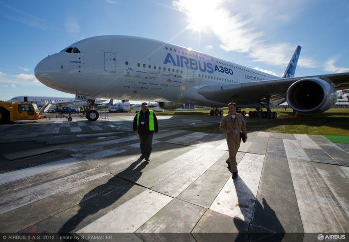 Singapore Airlines Pesan 5 Pesawat Raksasa A380 dan 20 A350XWB