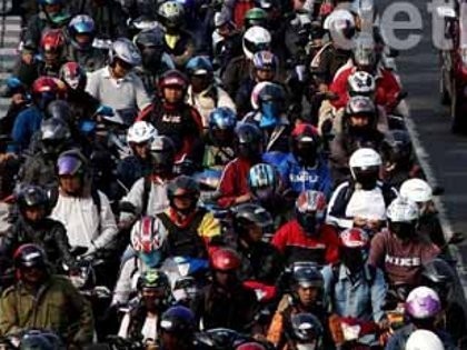 Banyak Pengguna Motor Berkendara dengan Balita Tanpa Pengaman
