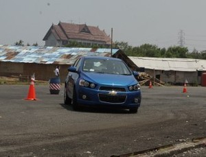 Slalom dengan New Chevy Aveo