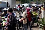 Diblokir Mahasiswa, Jalan Ahmad Yani Jaktim Macet