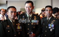 Agus Harimurti Yudhoyono (tengah) ditemui saat menghadiri suatu acara beberapa waktu lalu, di Jakarta.