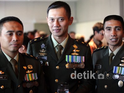 Melihat Putra SBY Berseragam Militer