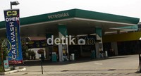 Selain SPBU ini, SPBU Petronas  di Lentang Agung dan di Jalan Pekayon, Bekasi juga telah lama tidak beroperasi. Ramses/detikcom.