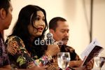 Waria Merlyn Sofyan Hadiri Diskusi LGBT
