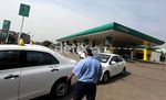 SPBU Petronas Jadi Pangkalan Mobil Omprengan