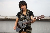 Sejak masih duduk di bangku SMP, Ammir sudah mulai menulis lagu.