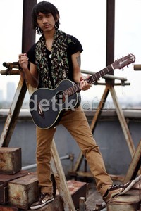 Lagu I Love You diramu dengan aransemen musik yang ceria dengan lirik yang easy listening.