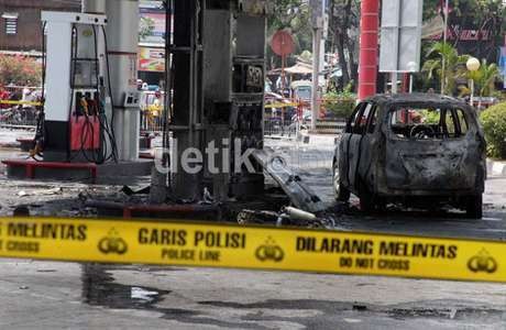Percikan Api Motor Picu Xenia Terbakar di Pom Bensin Pangeran Jayakarta