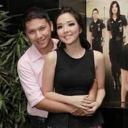 Dinobatkan Best Couple, Gading & Gisel Makin Mesra