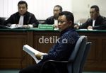 Eks Bupati Buol Jalani Sidang Perdana