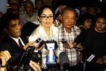 Saksi Sakit, Sidang Angie Ditunda