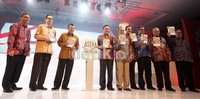 Buku Inspirasi Astra untuk Bangsa juga diluncurkan, pada acara Apresiasi Satu Awards 2012, di JCC Senayan, Jakarta, Rabu (24/10).