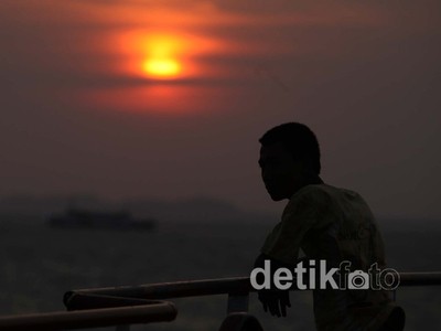 Menikmati Senja di Selat Sunda