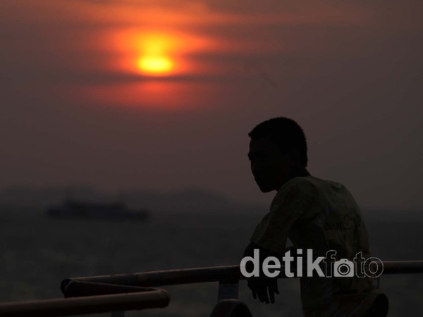 Menikmati Senja di Selat Sunda