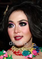 Bibir Bling-bling Syahrini