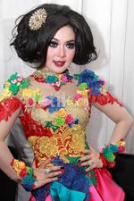 Bibir Bling-bling Syahrini