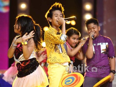 Coboy Junior Warna-warni di Atas Panggung
