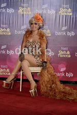 Jupe si Golden Barbie