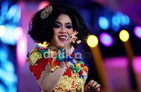Syahrini mengaku sudah punya impian berduet dengan KD sejak masih kecil.