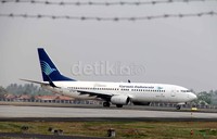 Pesawat Garuda saat akan melakukan penerbangan di Bandara Soekarno Hatta, Tangerang, Banten, Kamis (25/10/2012).