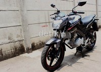 Mesin 150cc ini dilengkapi dengan teknologi liquid-cooled, 4-stroke, SOHC, single-cylinder fuel-injected engine. Aditya Maulana/detikOto.