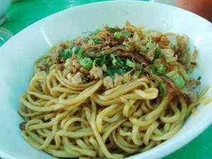 Jajan Yamien Sedap Mantap di Pasar Anyar