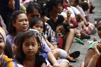 mereka mengantri berjam-jam. (Ramses/detikcom)