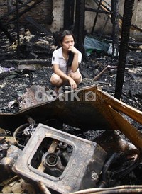 Kebakaran yang terjadi sekitar pukul 21.00 WIB kemarin malam itu diduga akibat korsleting listrik. (Ramses/detikcom)