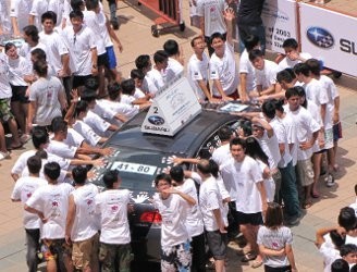 Kelelahan, 90 Orang Tumbang di Subaru Palm Challenge