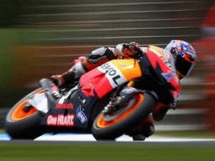 Sempat Terjatuh, Stoner Rebut Pole