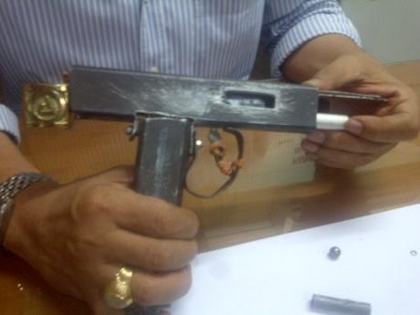 Senjata Rakitan Dianggap Tak Berbahaya, Sudirman Bebas?