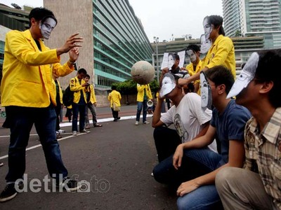 Aksi Mahasiswa Dukung KPK