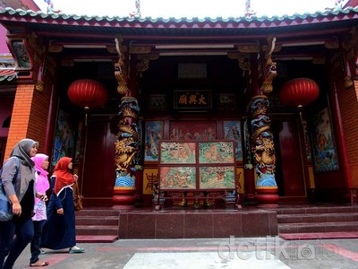 Merah Menyala Vihara Bandar Lampung