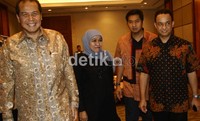 Maruarar Sirait dan Anies Baswedan yang menjadi narasumber pada Diskusi Pemuda Nasional dengan tema Implementasi Sumpah Pemuda dalam Pertarungan Globalisasi. Ramses/detikcom