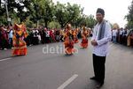 Berbaju Koko, Jokowi Lepas Kirab Budaya