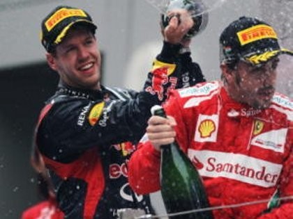 Vettel Menang Lagi, Alonso Tetap Membuntuti