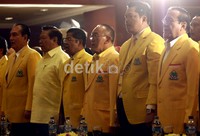 Para petinggi partai hadir dalam pembukaan Rapat Pimpinan Nasional (Rapimnas) IV Partai Golkar. Namun mantan Ketua Umum Golkar Jusuf Kalla tak tampak dalam acara tersebut. (Ramses/detikcom).