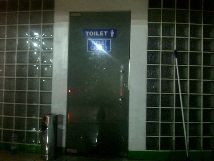 Toilet di Stasiun Gambir Jakarta Mendadak Gratis
