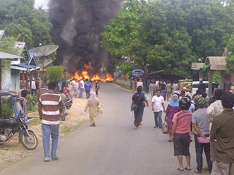 Demo Tolak Tambang Emas di Tepsel Rusuh, Puluhan Warga Diamankan Polisi