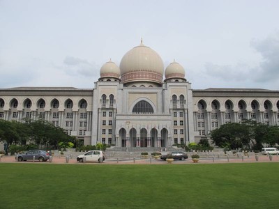 Megahnya Putrajaya, Dari Istana Sampai Masjid
