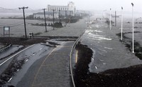 Topan Sandy memicu banjir di wilayah New Jersey. Akibatnya, jalanan di wilayah tersebut terendam banjir. Reuters/Tom Mihalek.