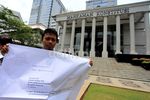 Surat Raksasa untuk Mahfud MD