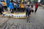 Puluhan Mahasiswa Tuntut Presiden SBY Turun