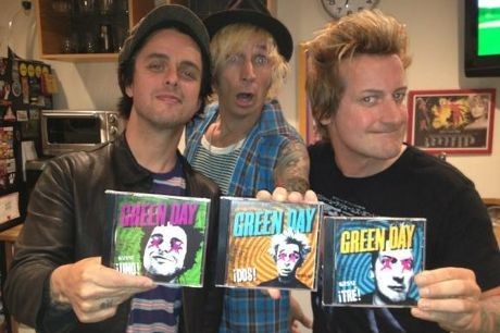 Billie Joe Direhab, Green Day Batalkan Puluhan Jadwal Konser