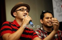 Peronil Alexa dan Oleg Sanca Bachtiar selaku art director juga ikut serta dalam konpers tersebut.