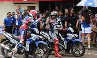 Selain fun drive, kedatangan Lorenzo ke Indonesia dikabarkan akan meluncurkan New Yamaha V-Ixion di Jakarta Motorcycle Show (JMCS) 2012, Rabu besok.