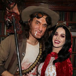 Gaya 10 Pasang Seleb Hollywood di Halloween 2012