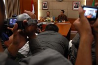 Dalam keterangan persnya, Ahmad Heryawan dan Jokowi menjelaskan bahwa pertemuan tersebut perkaitan dengan kerjasama secara konkret dari kedua propinsi dalam penanganan masalah banjir dan transportasi. (dok Pemprov Jabar)