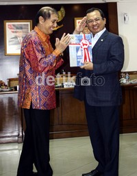 Dalam laporan yang diserahkan kepada DPR, kerugian penyimpangan terkait kasus ini sebesar Rp 243 miliar. Ramses/detikcom.